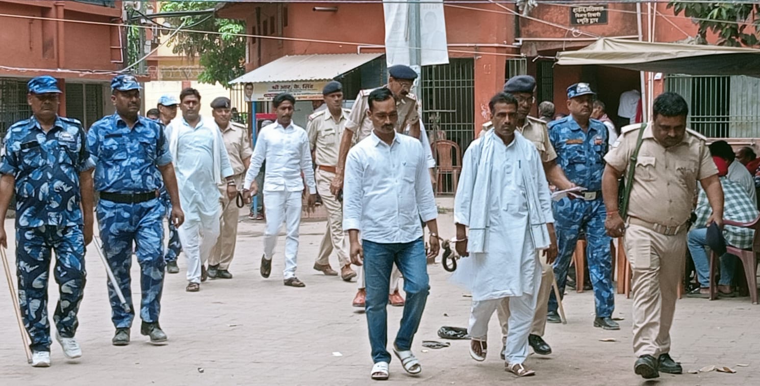 बिहार में चर्चित भाजपा नेता विशेश्वर ओझा हत्याकांड में सजा का ऐलान, जानिए 7 दोषियों को क्या मिला दंड.. बिहार में चर्चित भाजपा नेता विशेश्वर ओझा हत्याकांड में सजा का ऐलान, जानिए 7 दोषियों को क्या मिला दंड..