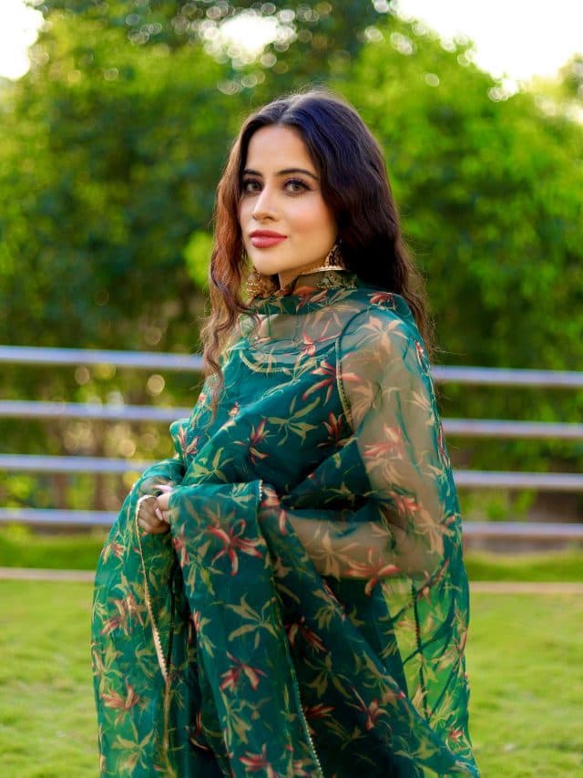 उर्फी जावेद ने इस शख्स के लिए किया प्यार का इजहार, आप भी जानें कौन है वो खुशकिस्मत