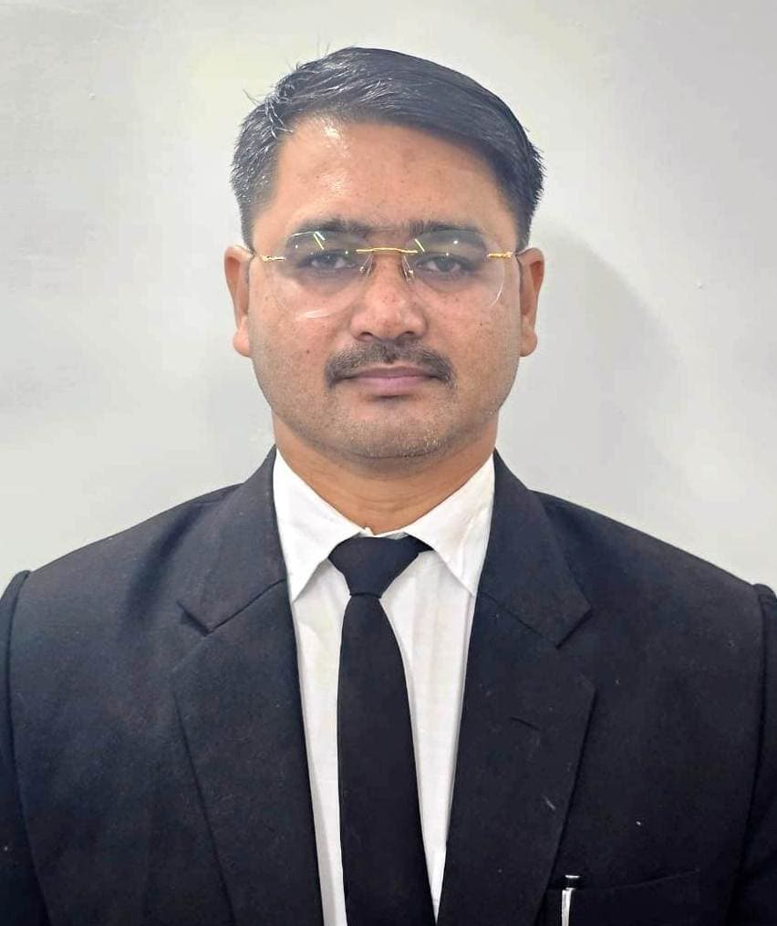 मजिस्ट्रेट विजय कुमार यादव को दी गयी विदाई