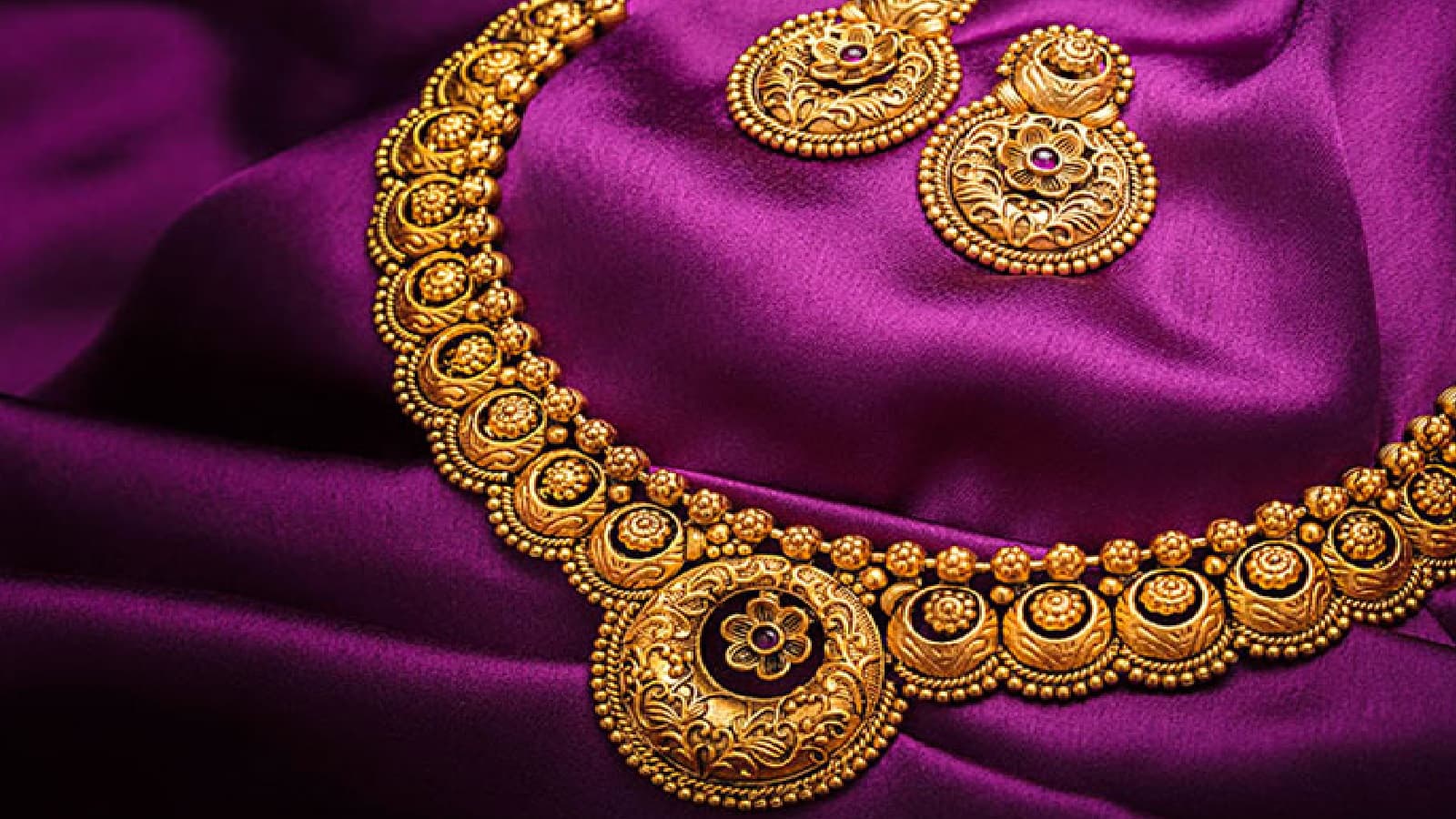 अक्षय तृतीया पर Gold खरीदने का गोल्डन चांस, बुलियन मार्केट में सस्ता हुआ सोना अक्षय तृतीया पर Gold खरीदने का गोल्डन चांस, बुलियन मार्केट में सस्ता हुआ सोना