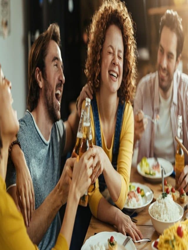 खुलकर हंसने से दूर रहती हैं ये गंभीर बीमारियां
