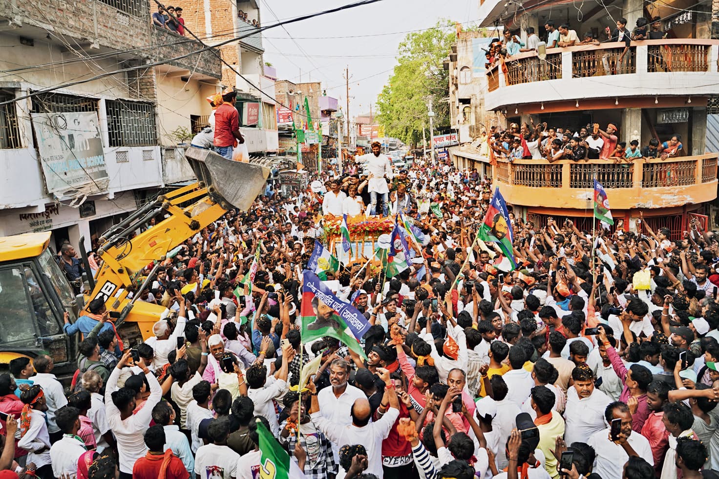 बिहार को गर्त ���ें ले जाने वाले संविधान व आरक्षण पर फैला रहे भ्रम : चिराग