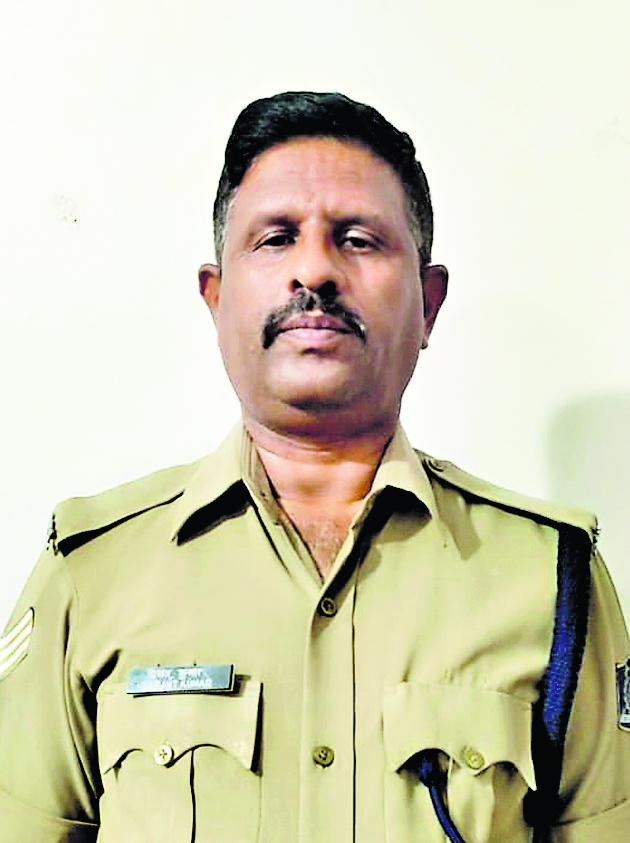 सीआरपीएफ हवलदार ने की आत्महत्या, सुसाइड नोट में लिखा डिप्टी कमांडेंट करते थे प्रताड़ित