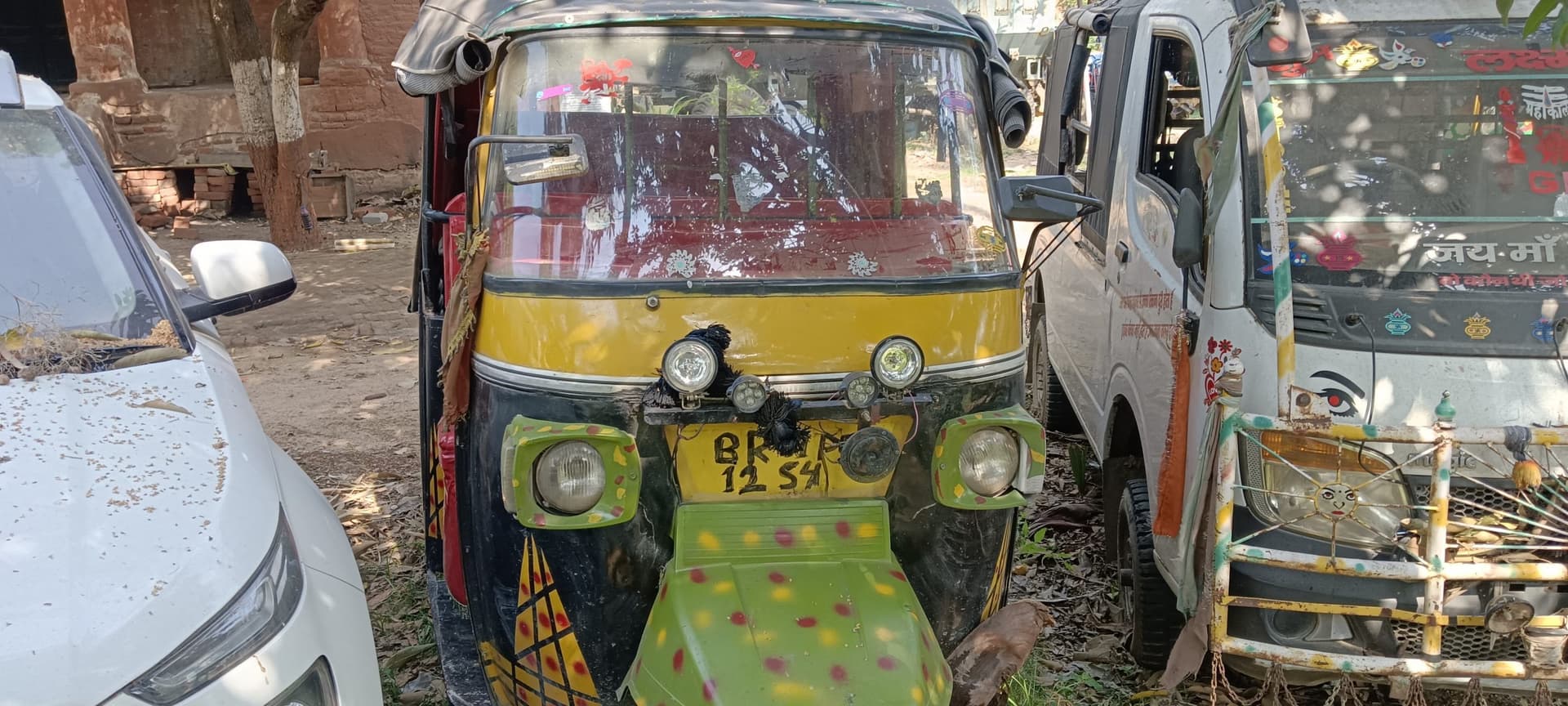 ऑटो के तहखाने से 70 लीटर विदेशी शराब जब्त, धंधेबाज गिरफ्तार ऑटो के तहखाने से 70 लीटर विदेशी शराब जब्त, धंधेबाज गिरफ्तार