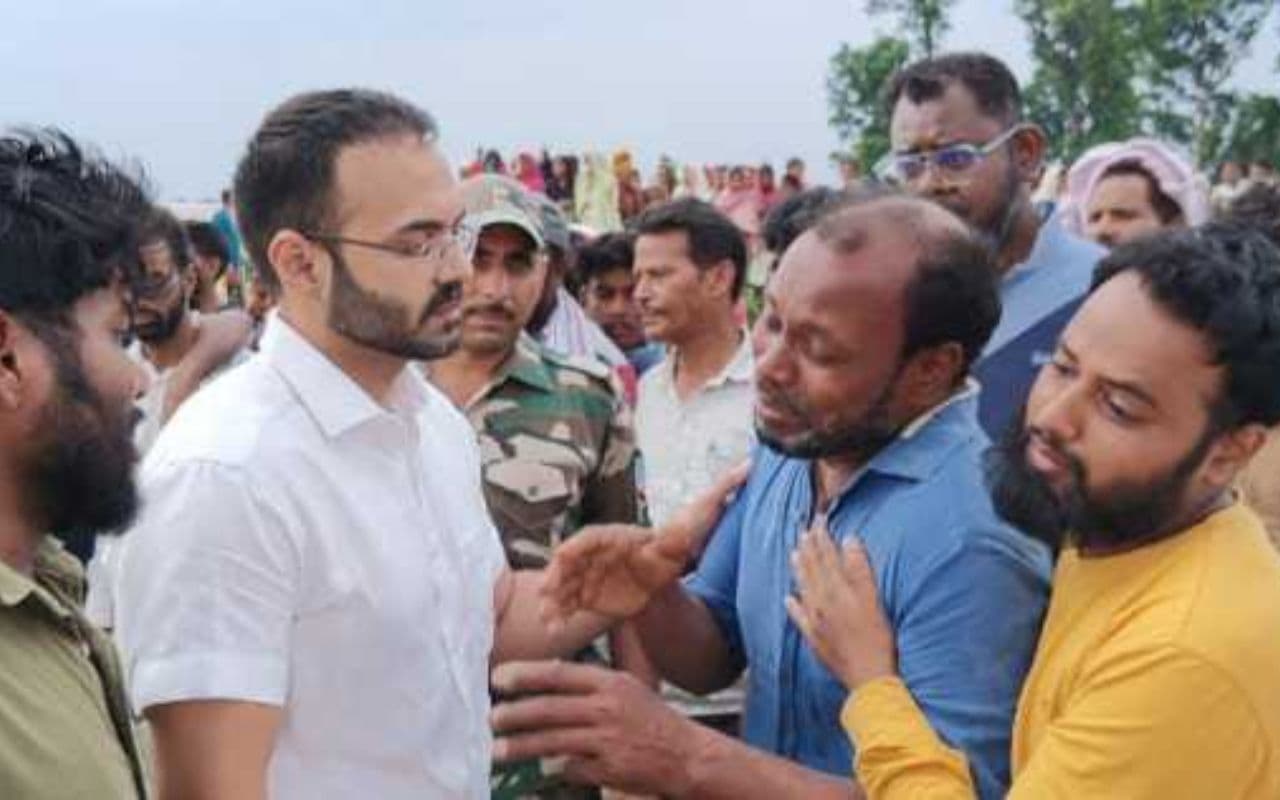 Jharkhand News: लोहरदगा में खुदाई के दौरान धंसा कुआं, 4 लोगों की मौत
