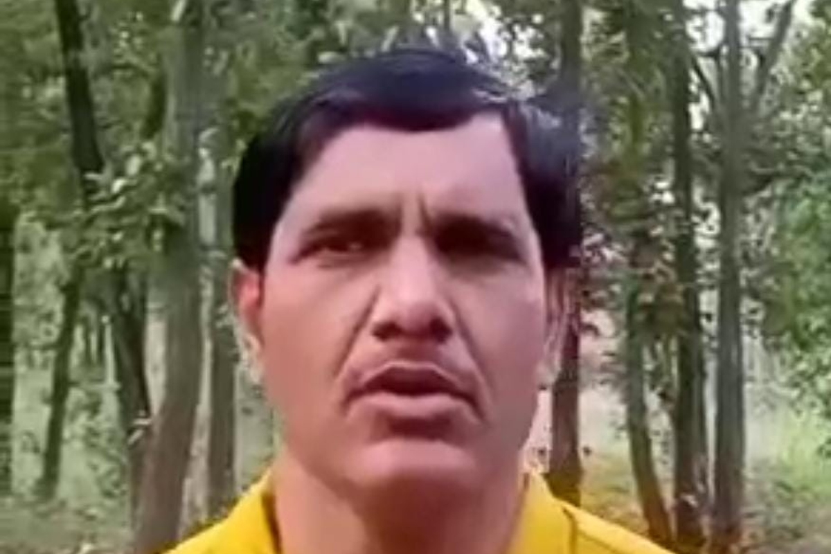 पलामू डीआईजी वाइएस रमेश ने की बड़ी कार्रवाई, सार्जेंट सुरेश कुमार को चुनाव कार्य में लापरवाही के लिए किया निलंबित पलामू डीआईजी वाइएस रमेश ने की बड़ी कार्रवाई, सार्जेंट सुरेश कुमार को चुनाव कार्य में लापरवाही के लिए किया निलंबित