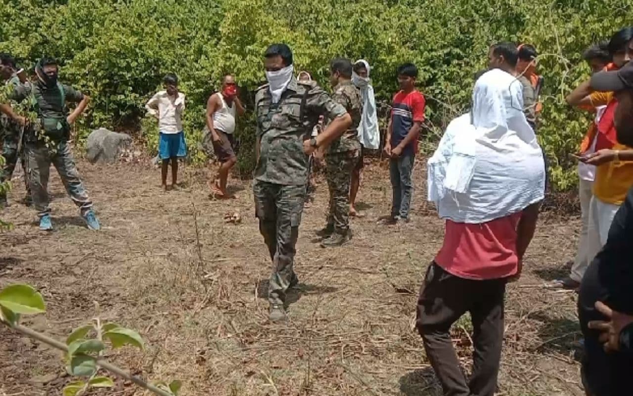 palamu news skeleton of missing youth found in jungle palamu news skeleton of missing youth found in jungle