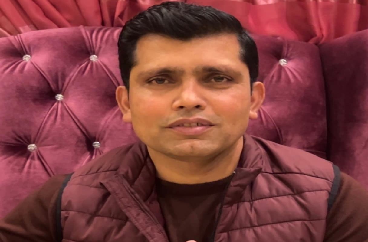 टी-20 विश्वकप से बाहर हुआ पाकिस्तान, तो दिखी बौखलाहट, कामरान अकरम ने विराट कोहली को कहा-बड़ा खिलाड़ी बना फिरता… टी-20 विश्वकप से बाहर हुआ पाकिस्तान, तो दिखी बौखलाहट, कामरान अकरम ने विराट कोहली को कहा-बड़ा खिलाड़ी बना फिरता…