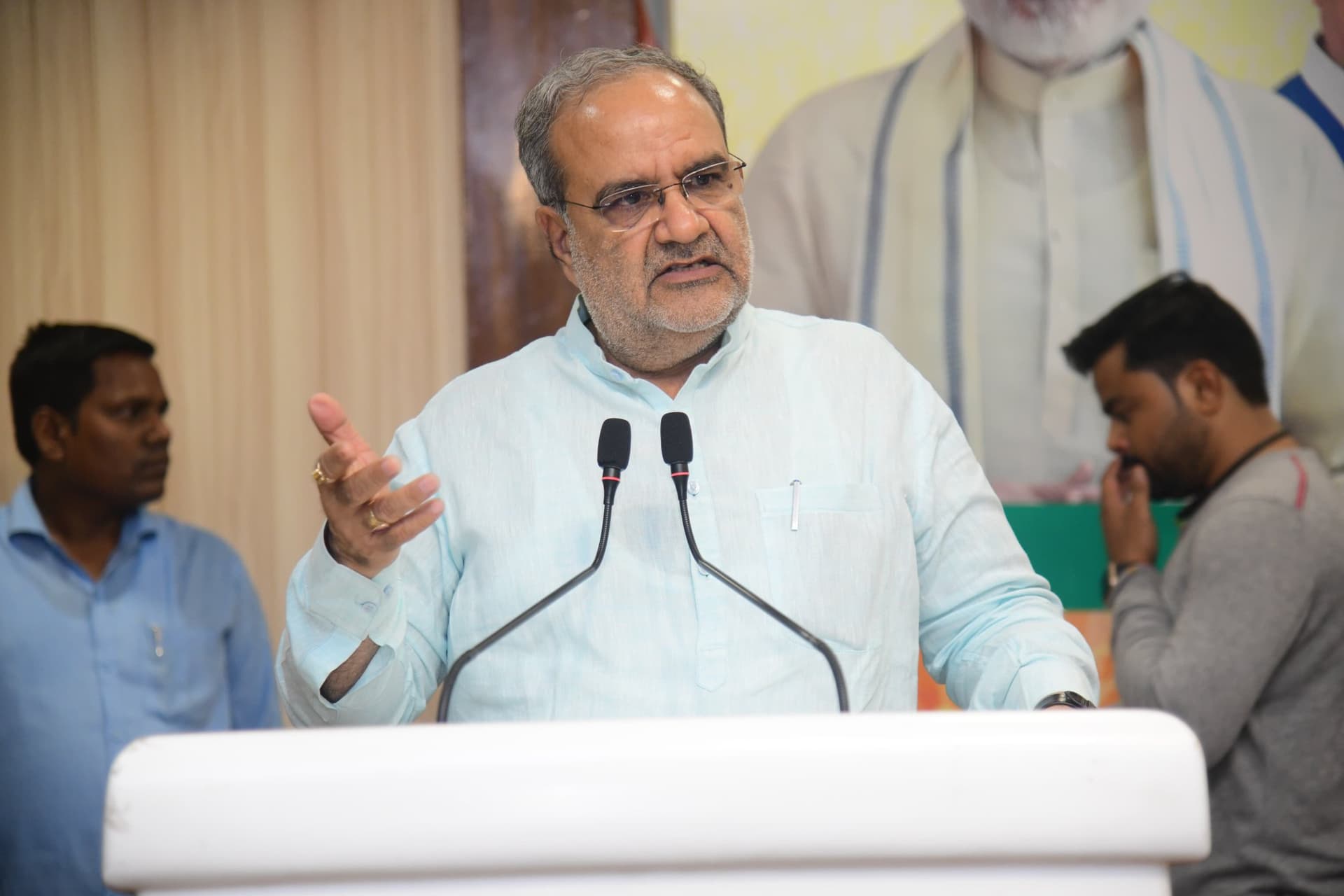 Lok Sabha Election Result: देवेंद्र फडनवीस के बाद अब UP बीजेपी अध्यक्ष ने की इस्तीफे की पेशकश Lok Sabha Election Result: देवेंद्र फडनवीस के बाद अब UP बीजेपी अध्यक्ष ने की इस्तीफे की पेशकश