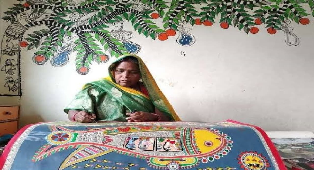 Women Of The Day: पद्मश्री दुलारी देवी को भले ही शब्दों की पहचान नहीं, पर रंगों से हैं बखूबी वाकिफ, बना चुकी हैं 8000 से ज्यादा पेंटिंग Women Of The Day: पद्मश्री दुलारी देवी को भले ही शब्दों की पहचान नहीं, पर रंगों से हैं बखूबी वाकिफ, बना चुकी हैं 8000 से ज्यादा पेंटिंग
