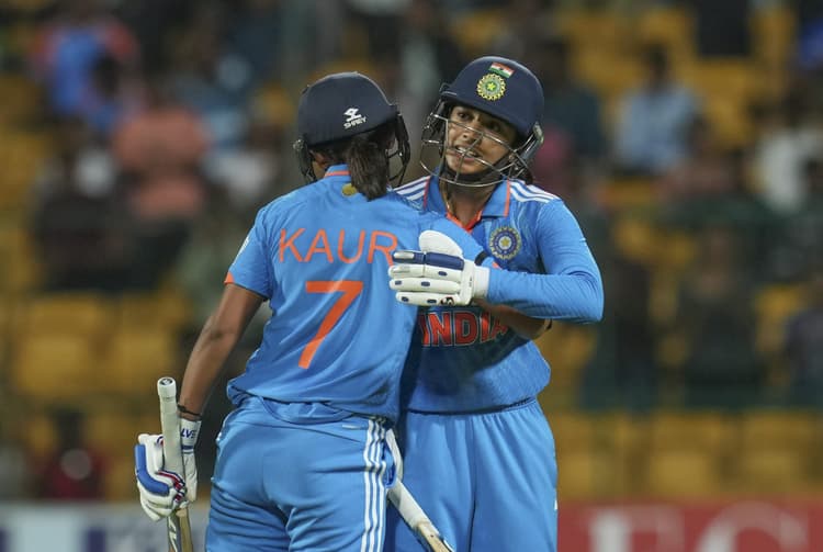 INDW vs SAW: भारतीय महिला टीम ने दक्षिण अफ्रीका पर किया क्लीन स्वीप, आखिरी वनडे में 6 विकेट से रौंदा