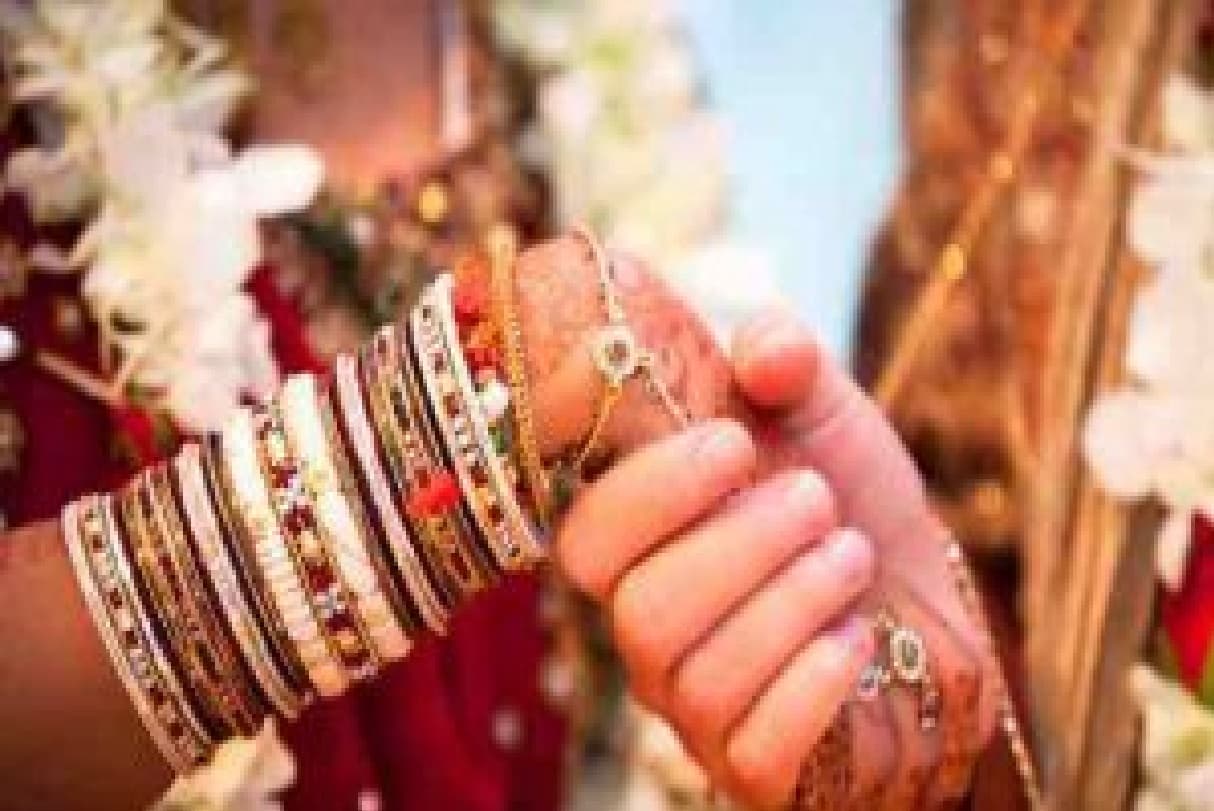शिक्षक को अगवा कर पकड़ौआ ब्याह कराने की दी धमकी, शिकायत पर शिक्षा विभाग ने लिया बड़ा एक्शन शिक्षक को अगवा कर पकड़ौआ ब्याह कराने की दी धमकी, शिकायत पर शिक्षा विभाग ने लिया बड़ा एक्शन