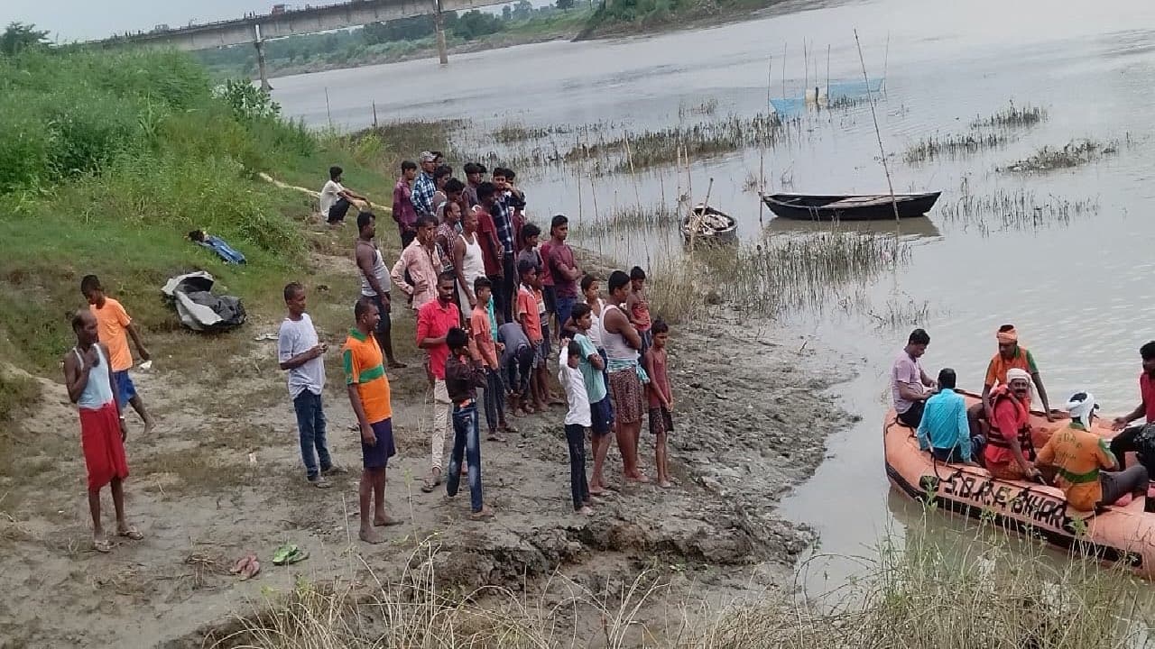 Samastipur News: नागपंचमी के मेले में ननिहाल आए भाई-बहन नदी में डूबे, तलाश जारी