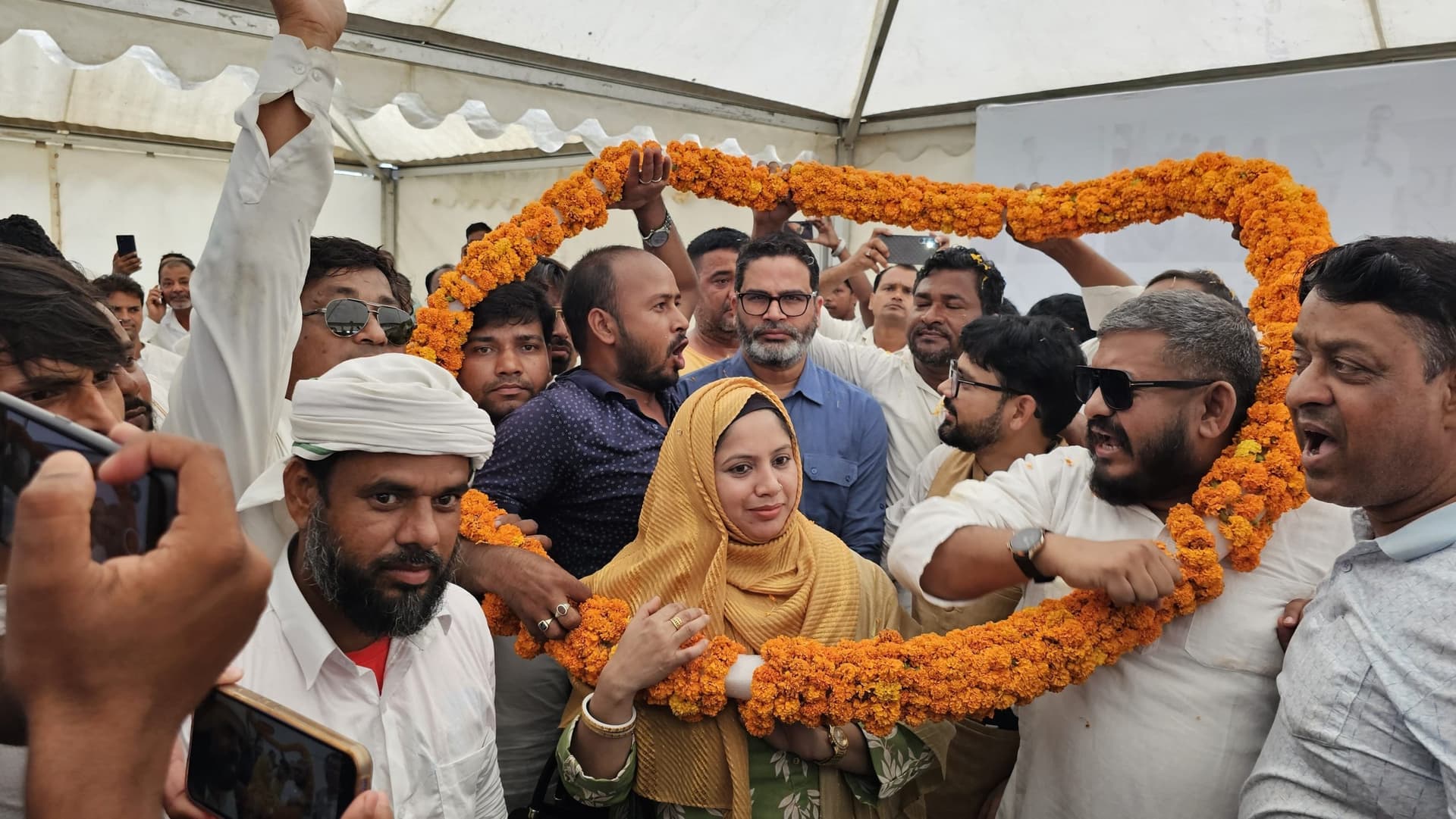 किशनगंज के एक दिवसीय दौरे पर प्रशांत किशोर, बोले – राजद और कांग्रेस के कारण बिहार में मुसलमानों की स्थिति बदहाल है,