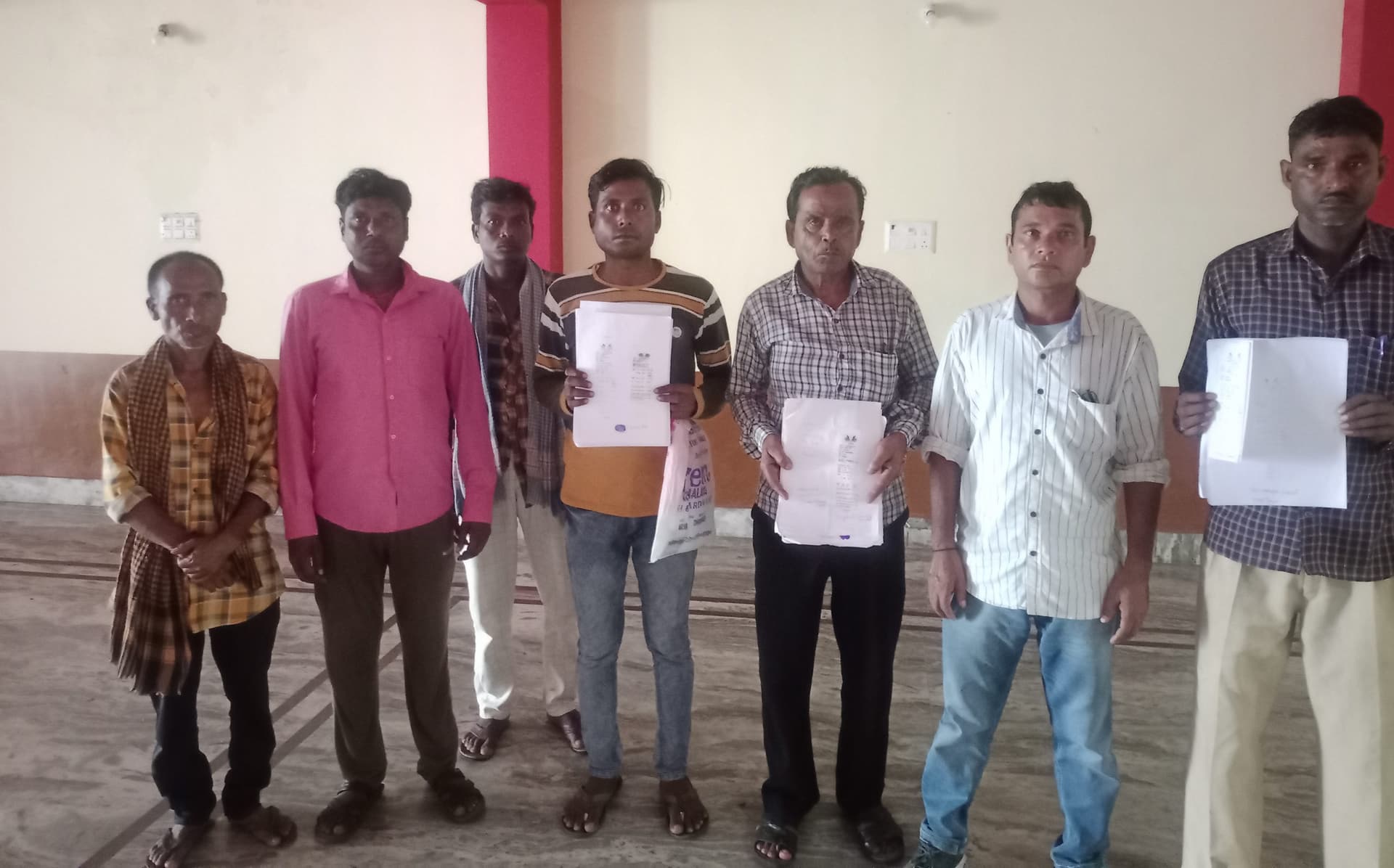 पांड्रा-बेजड़ा के 450 लाभुकों को दो माह से नहीं मिला है राशन, शिकायत पांड्रा-बेजड़ा के 450 लाभुकों को दो माह से नहीं मिला है राशन, शिकायत