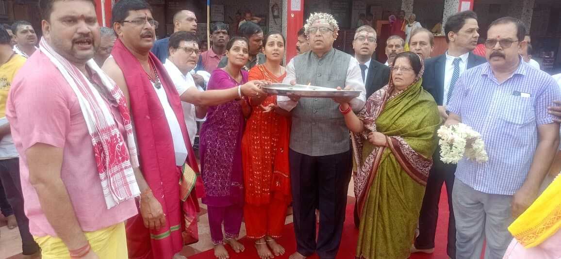 झारखंड हाइकोर्ट के मुख्य न्यायाधीश ने बासुकिनाथ में लगायी हाजिरी