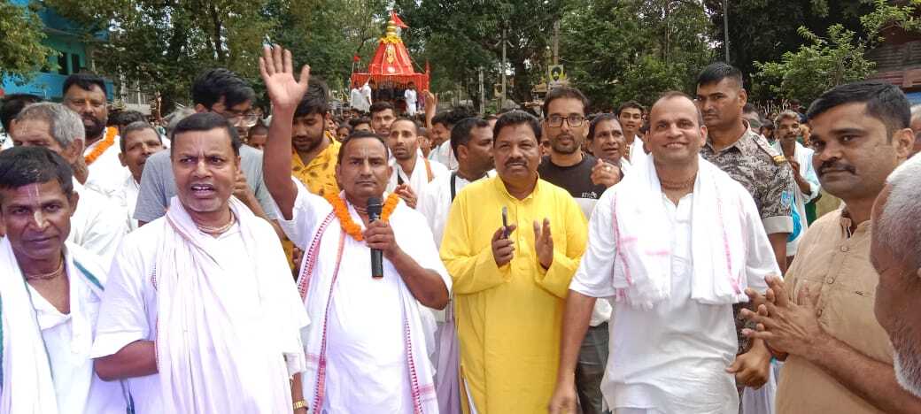 भगवान जगन्नाथ की रथयात्रा निकली