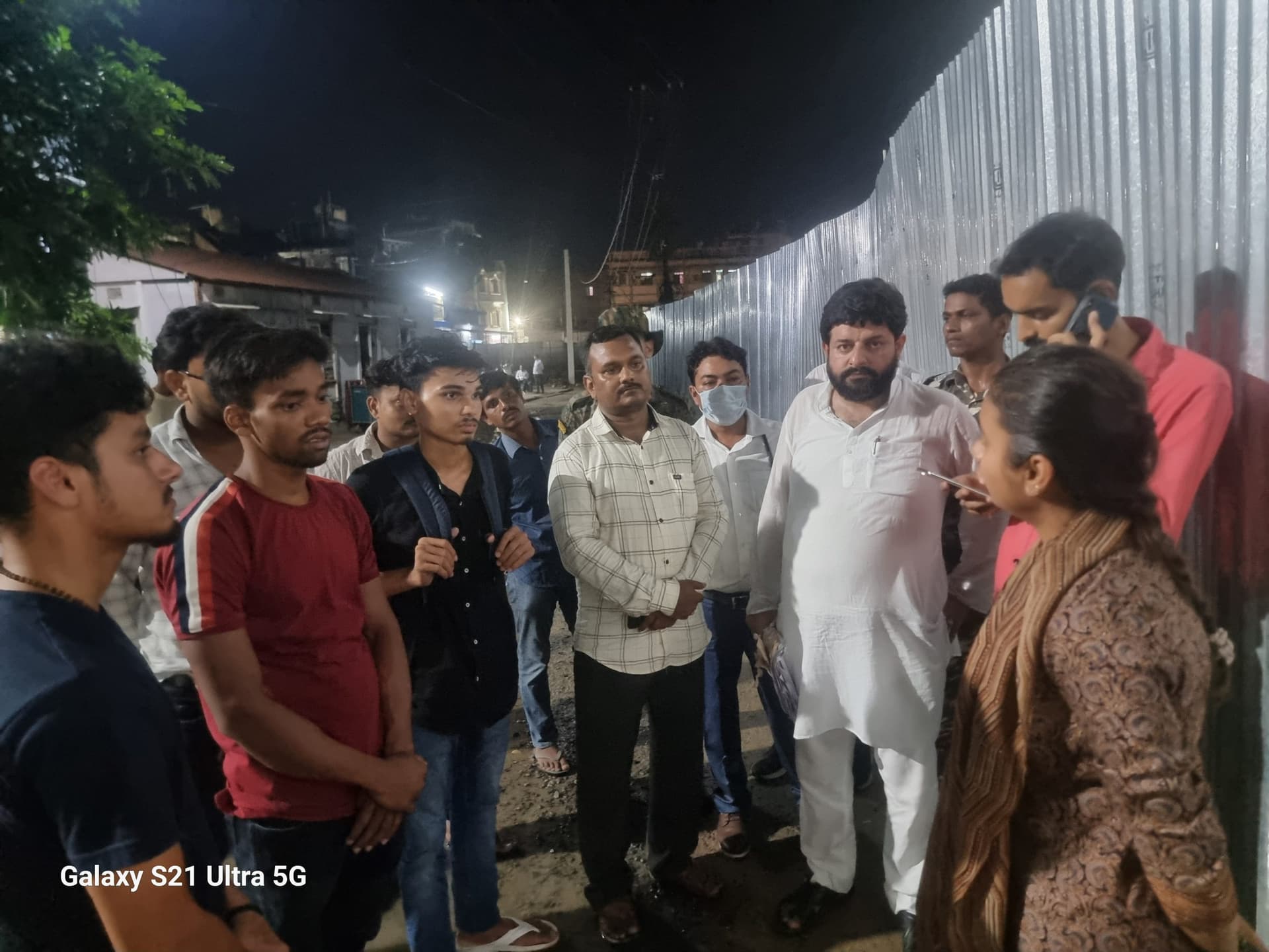 मरीजों की शिकायत पर सांसद पहुंचीं सदर अस्पताल, कर्मियों को लगायी फटकार