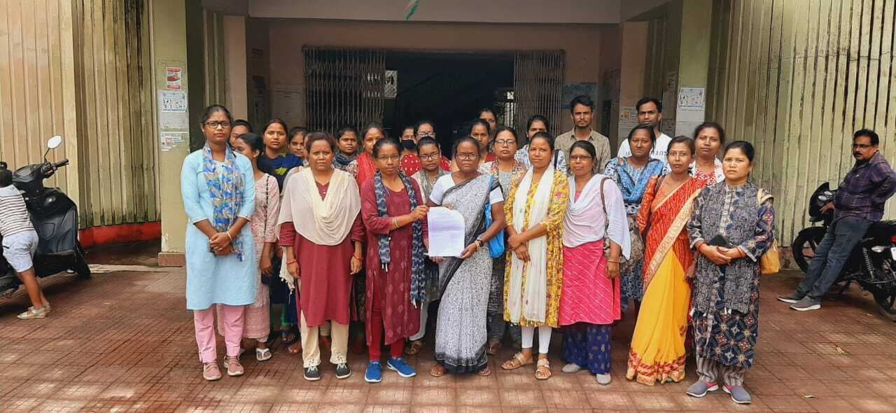 स्वास्थ्य विभाग में कार्यरत 700 अनुबंधकर्मियों को दो माह से मानदेय नहीं, आंदोलन का बना रहे हैं मूड