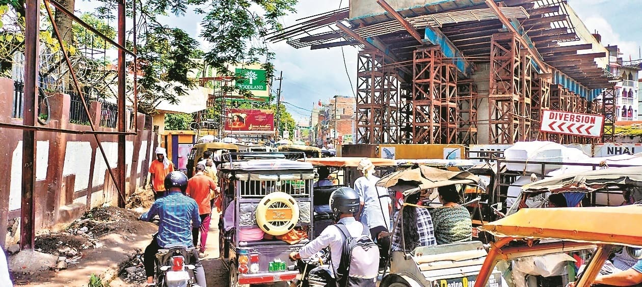 Ranchi News : एलिवेटेड कॉरिडोर का काम हुआ धीमा, तय समय में पूरा होने की उम्मीद नहीं