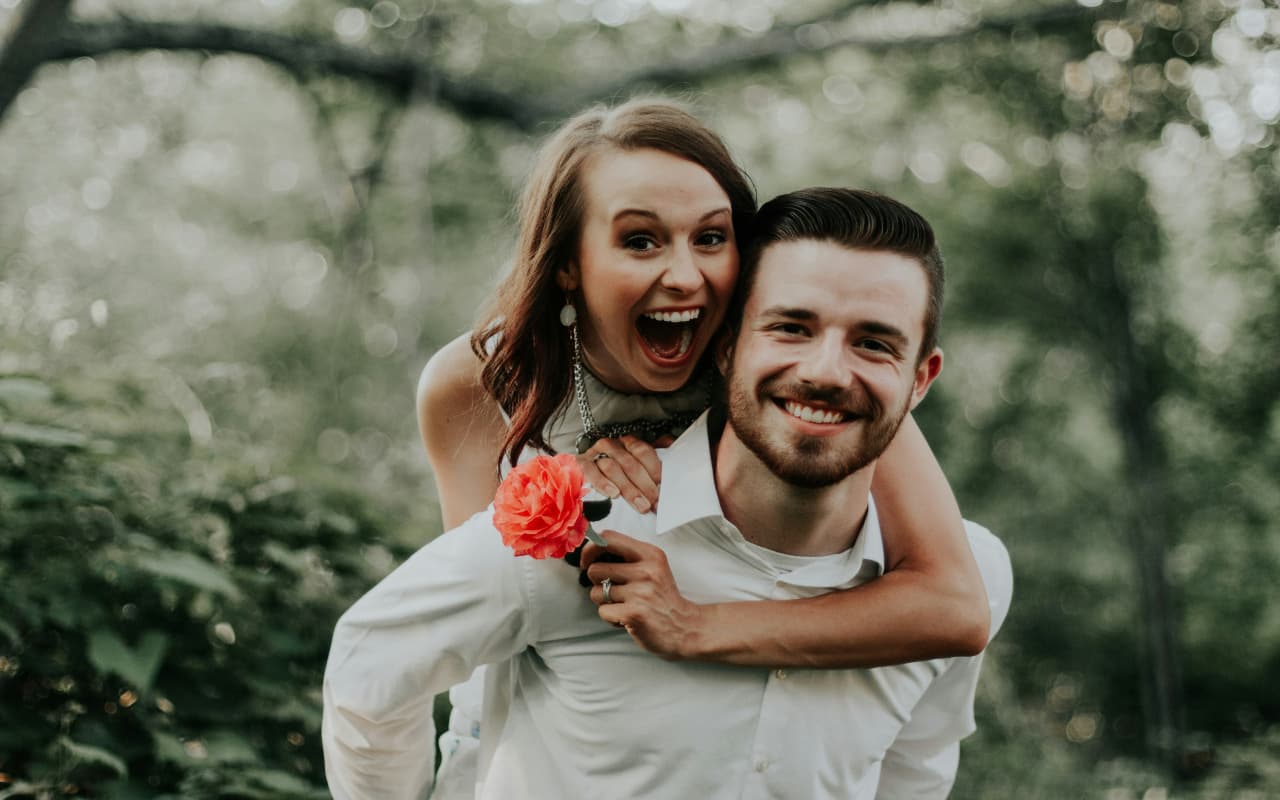 Relationship Tips: अपने पार्टनर को इस तरह फील कराएं स्पेशल, जानें क्या है तरीका