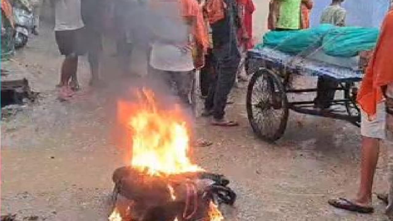 मुंगेर जेल के कैदी की पटना में मौत, मारपीट में हुआ था घायल, मुआवजे के लिए परिजनों ने किया सड़क जाम