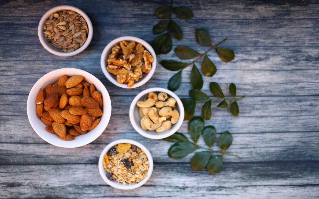 Sawan Vrat Diet Tips: डायट में शामिल करें ये सुपरफूड्स, उपवास के दौरान नहीं होगी कमजोरी
