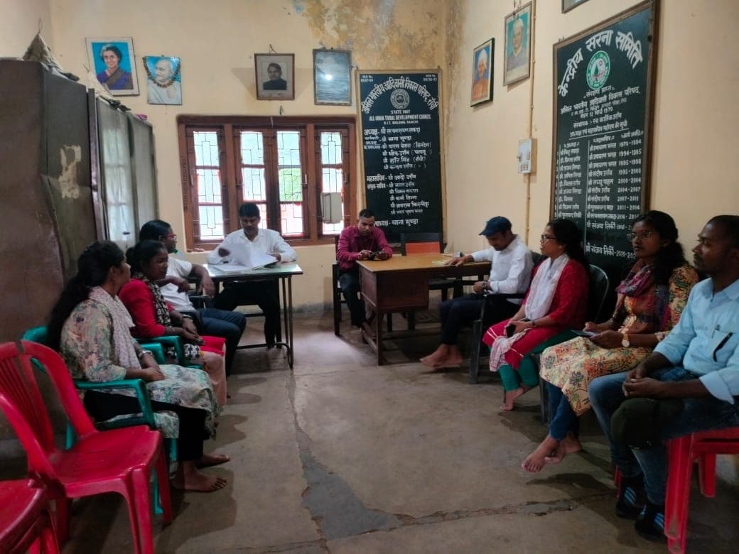 Ranchi News: रांची विश्वविद्यालय के दीक्षांत मंडप में मनेगा करम पूर्व संध्या समारोह, सरना फूल पत्रिका का होगा विमोचन Ranchi News: रांची विश्वविद्यालय के दीक्षांत मंडप में मनेगा करम पूर्व संध्या समारोह, सरना फूल पत्रिका का होगा विमोचन