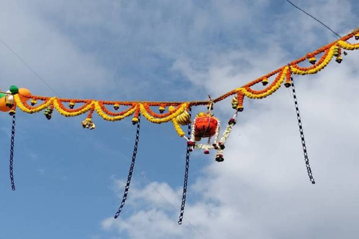 Krishna Janmashtami 2024: क्यों खेलते हैं दही हांडी? जानें इसका महत्व, हांडी में रखें ये खास चीजें