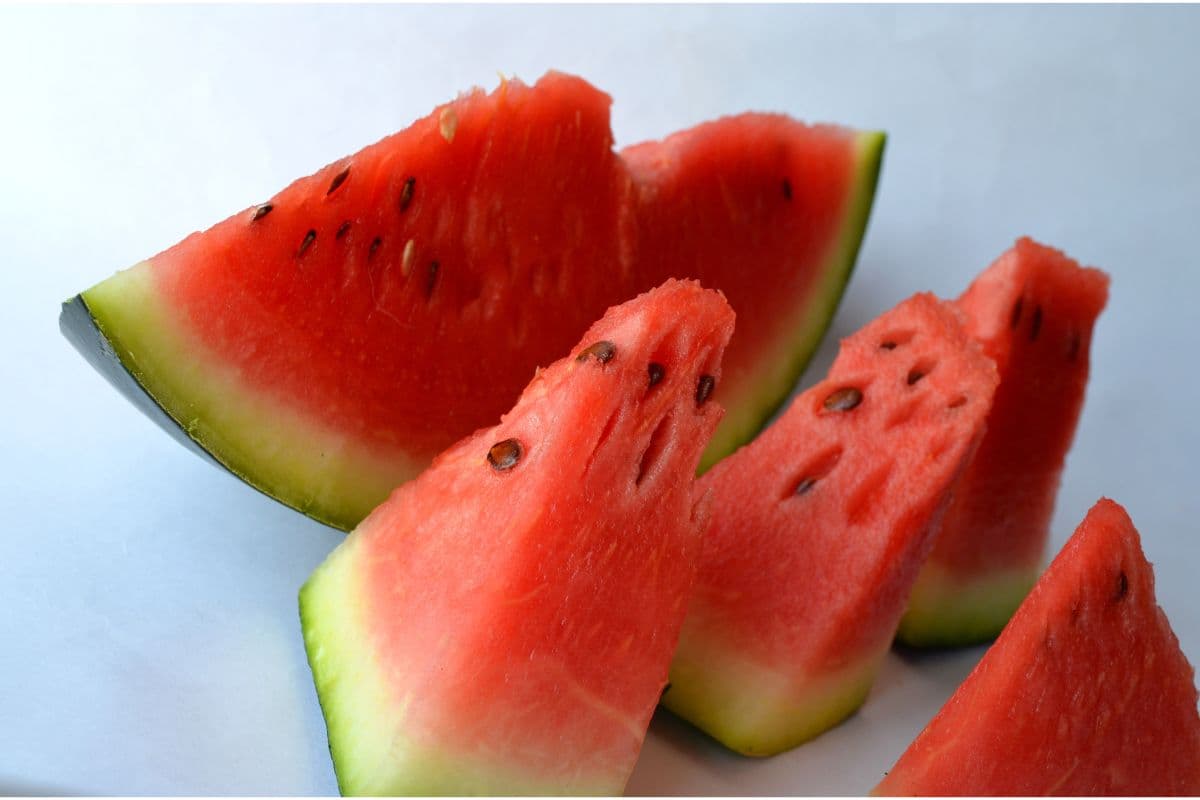 Watermelon juice: तरबूज का जूस पीने के फायदे और नुकसान