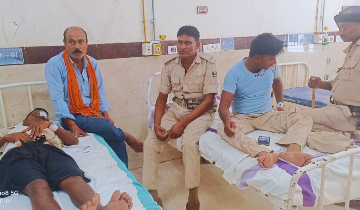 बेतिया में शराब की सूचना मिलने पर छापेमारी करने गई पुलिस पर हमला, दरोगा समेत चार पुलिसकर्मी जख्मी…