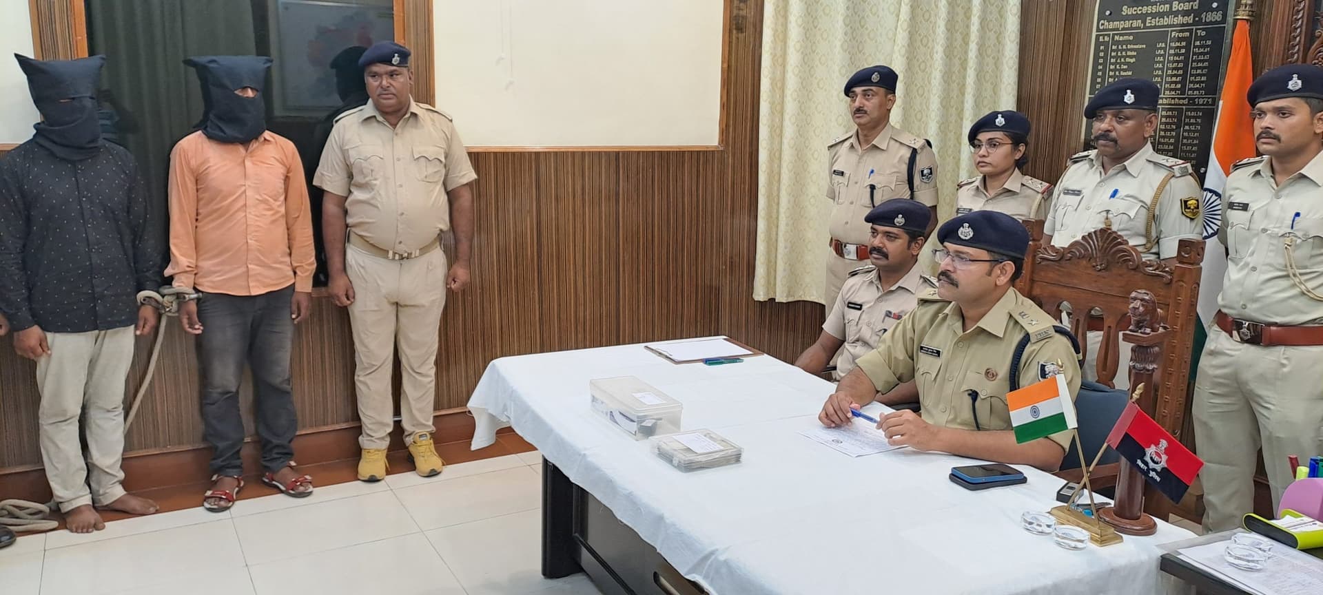 Motihari News : अंतरजिला लूट व डकैती गिरोह के दो शातिर गिरफ्तार, 14 कांडों का हुआ खुलासा