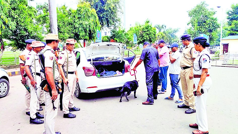 स्वतंत्रता दिवस के मद्देनजर जांच तेज स्वतंत्रता दिवस के मद्देनजर जांच तेज