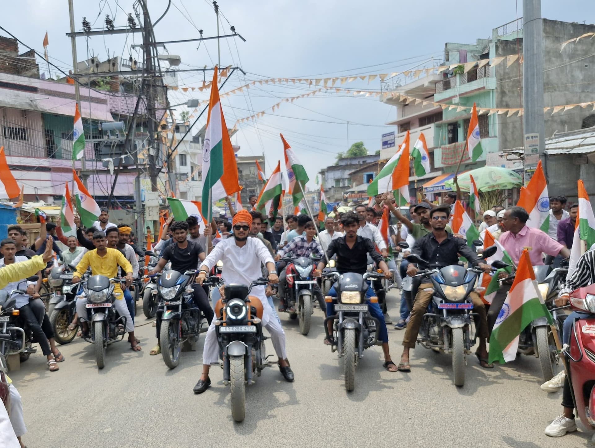 भाजपा ने शेरघाटी में निकाली बाइक तिरंगा यात्रा
