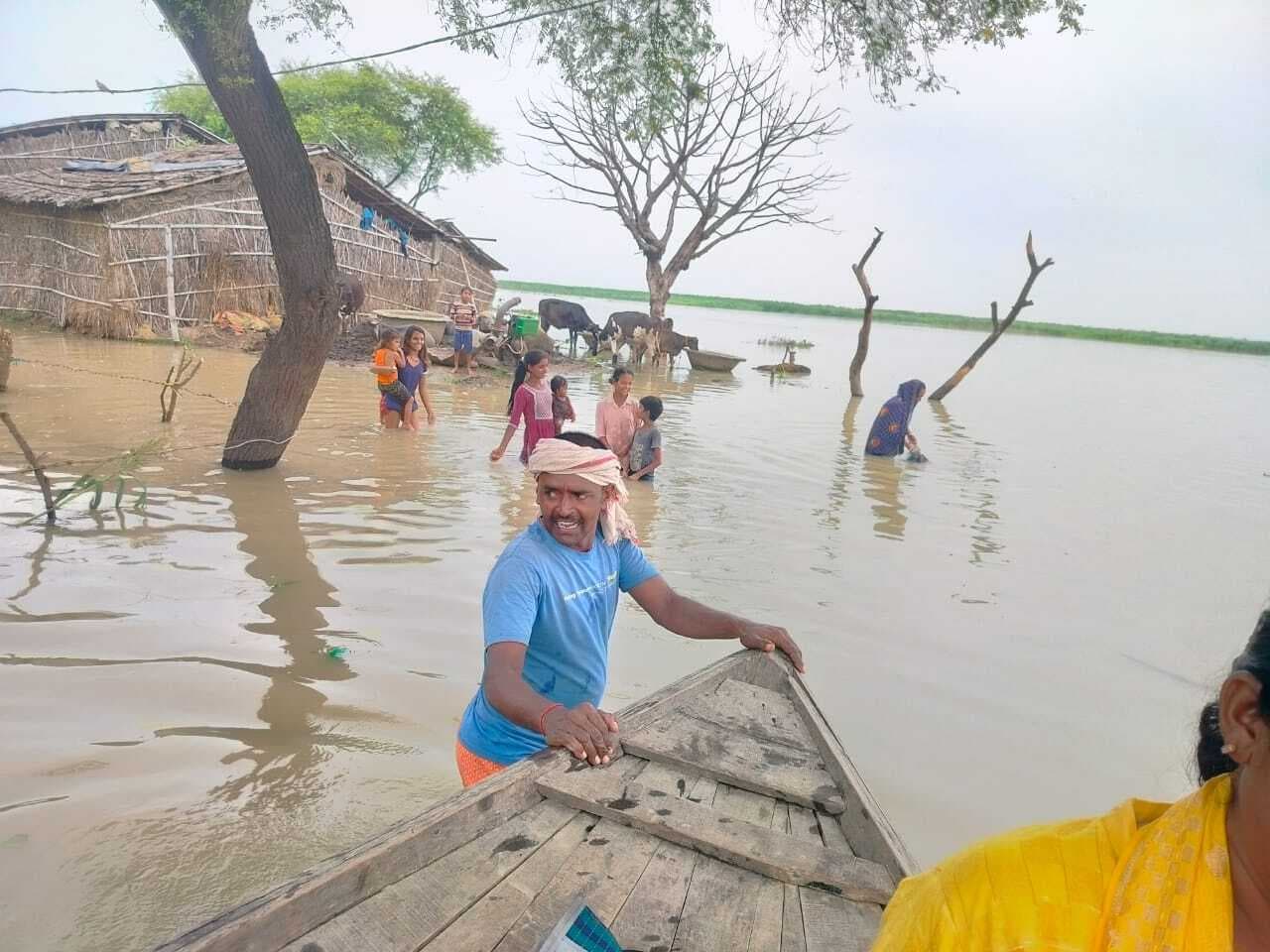 Ganga Level Rises: गंगा का जलस्तर 38.80 पर हुआ स्थिर, बाढ़ की स्थिति जस की तस, दहशत में ग्रामीण
