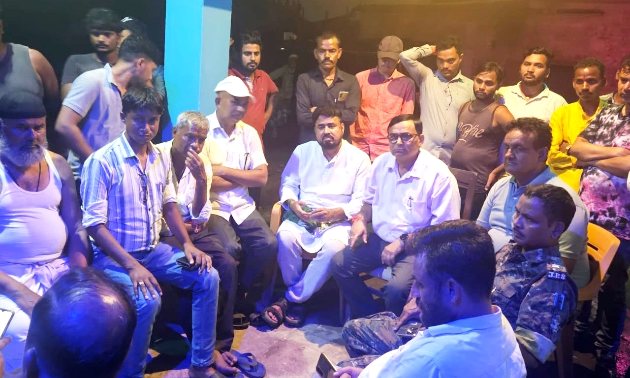 दो युवकों की मौत के बाद सात घंटे तक सड़क जाम
