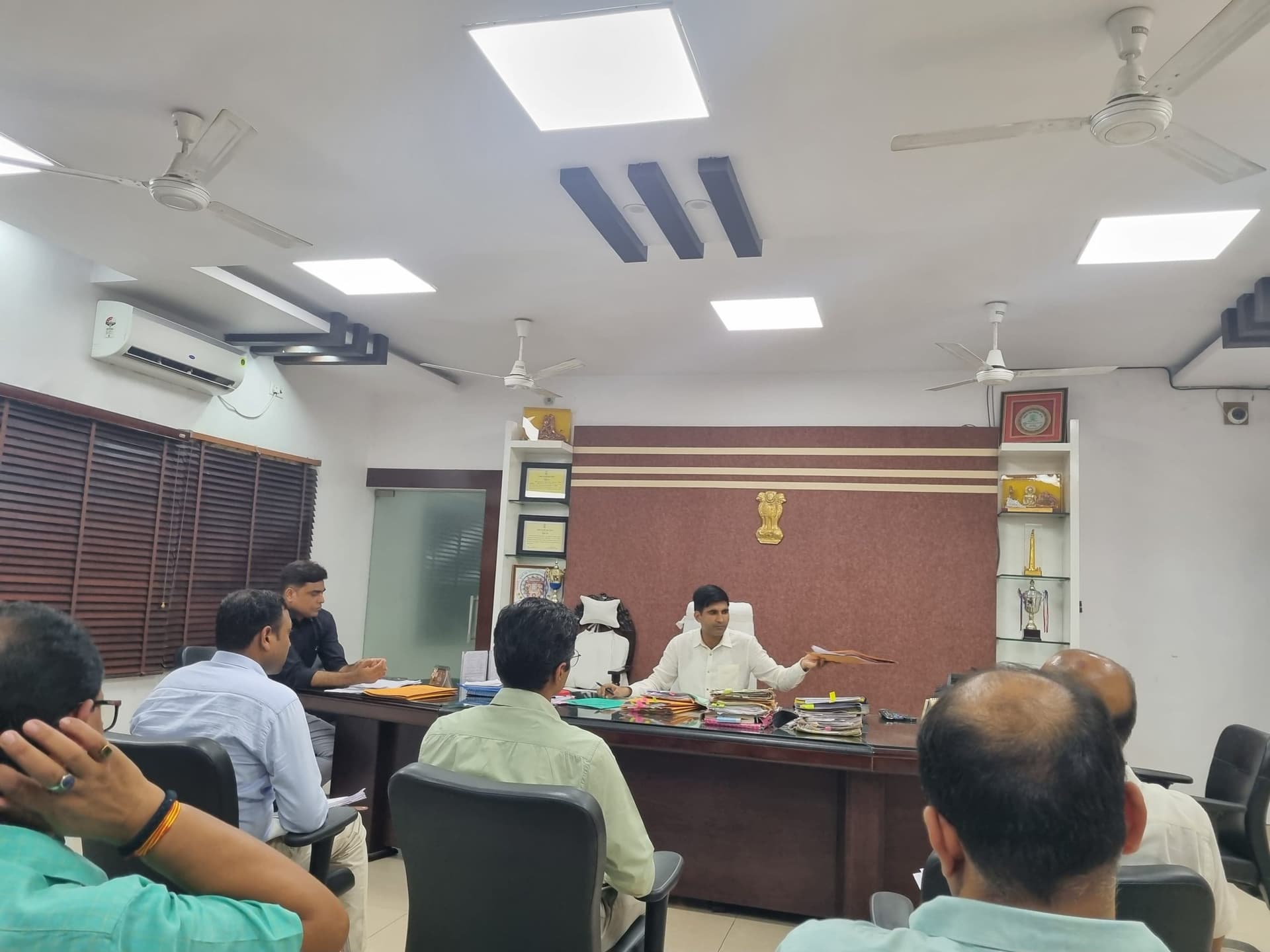 Samastipur News: Education news: विद्यालयों में भौतिक सुविधाओं को किया जायेगा पूर्ण