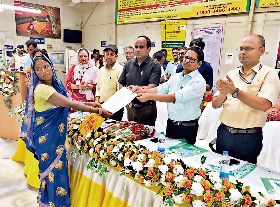 श्रम अधिकार दिवस पर कामगारों को दिया गया प्रशिक्षण