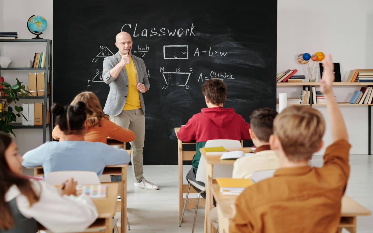 Parenting Tips: पढ़ाई करने में नहीं लग रहा आपके बच्चे का मन? बिना देर किये करें ये काम