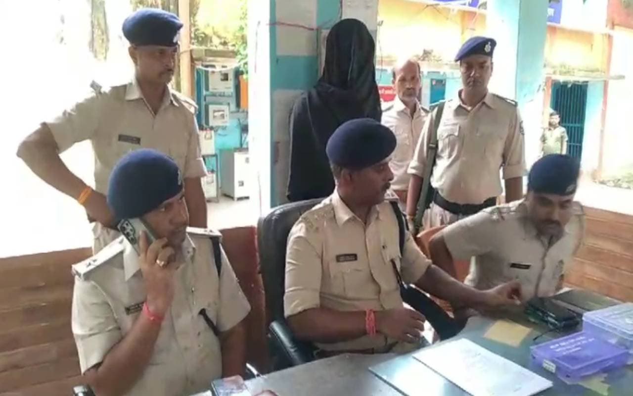 Siwan News: सीवान पुलिस के हत्थे चढ़ा कुख्यात अमर यादव, लूट की योजना बनाते हुआ गिरफ्तार