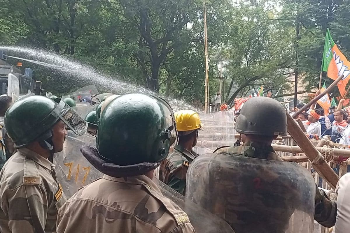 tear gas water canon on bjp yuva aakrosh rally tear gas water canon on bjp yuva aakrosh rally