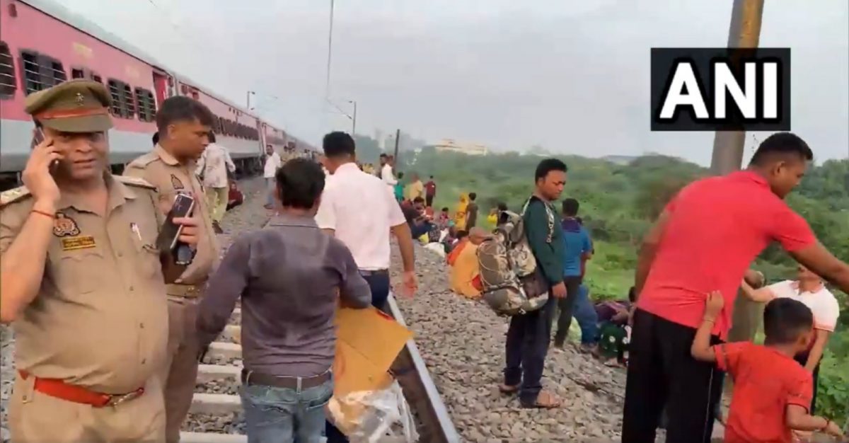 Train Derails: साबरमती एक्सप्रेस पटरी से उतरी, आधा दर्जन गाड़ियां रद्द, कई का रूट डायवर्जन Train Derails: साबरमती एक्सप्रेस पटरी से उतरी, आधा दर्जन गाड़ियां रद्द, कई का रूट डायवर्जन