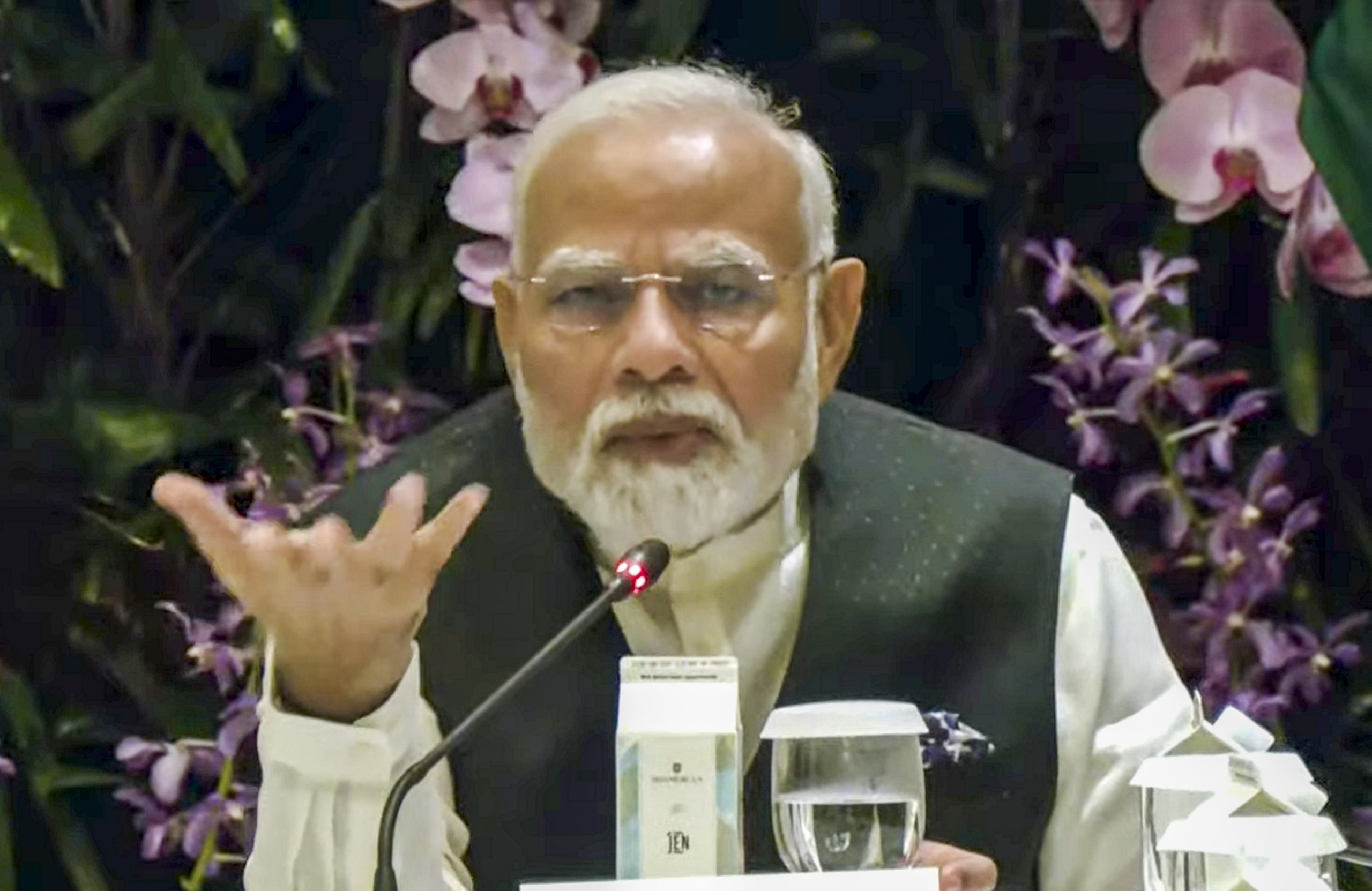 PM Modi Singapore Visit: पीएम मोदी ने निवेशकों को भारत आने का दिया न्योता, बताई निवेश करने की वजह