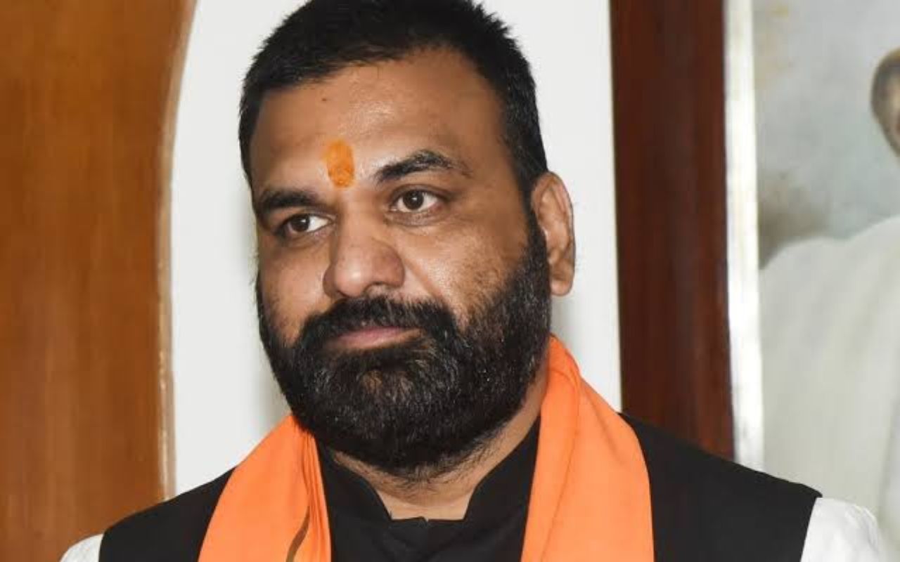 Bihar News: नवादा अग्निकांड के पीछे कौन डिप्टी सीएम सम्राट चौधरी ने बता दिया, बोले- हमलावर बख्शे नहीं जाएंगे Bihar News: नवादा अग्निकांड के पीछे कौन डिप्टी सीएम सम्राट चौधरी ने बता दिया, बोले- हमलावर बख्शे नहीं जाएंगे