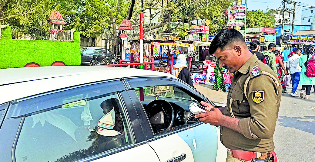 यातायात पुलिस ने अगस्त माह में वसूले 43 लाख छह हजार रुपये