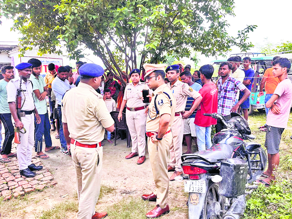 पुलिस ने 30 दिनों में 1379 अभियुक्तों को भेजा जेल, 111 फरार बदमाशों की संपत्ति हुई कुर्क
