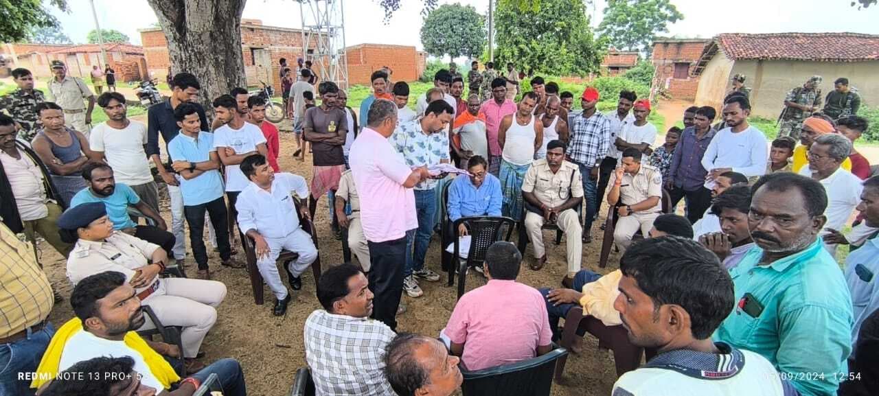 जेसीबी के साथ पहुंची चार थानों की पुलिस, मकान तोड़ने में नाकाम