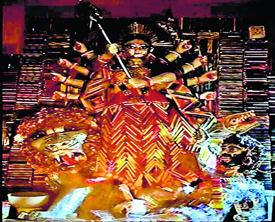 कलम से बनायी दुर्गा प्रतिमा