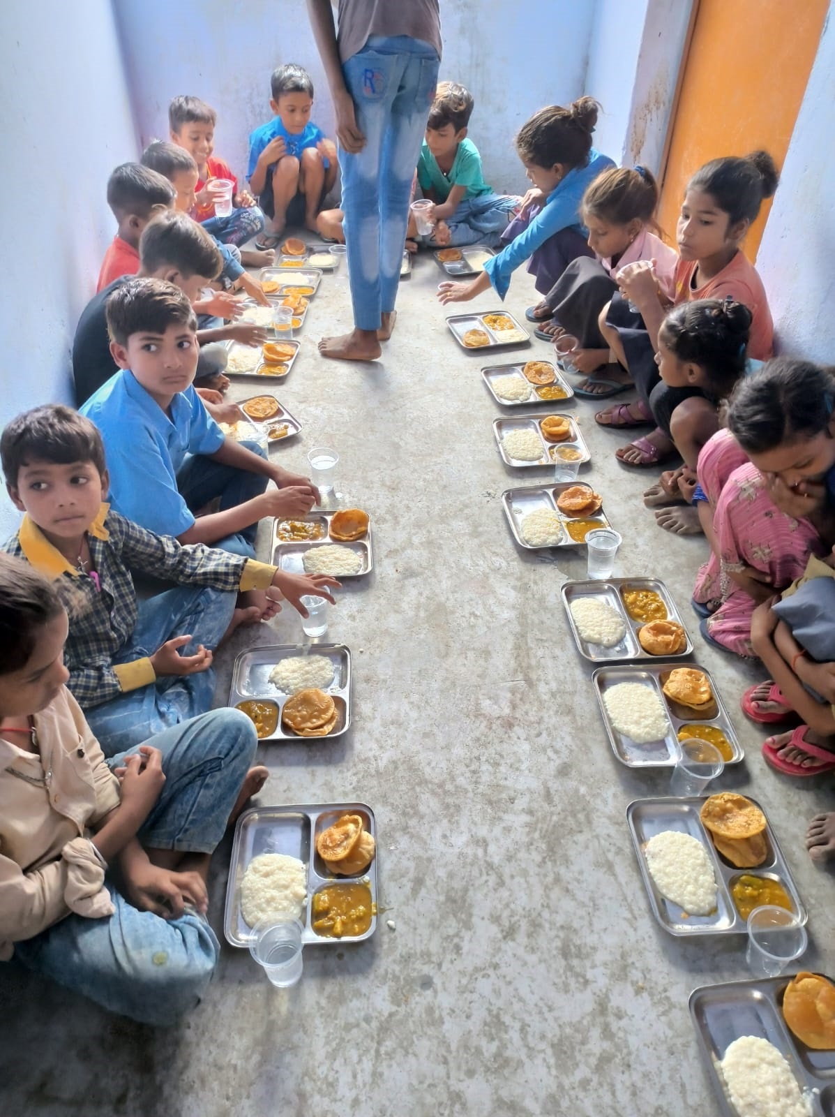 Date Food: उमवि जरही में बच्चों को कराया गया तिथि भोजन