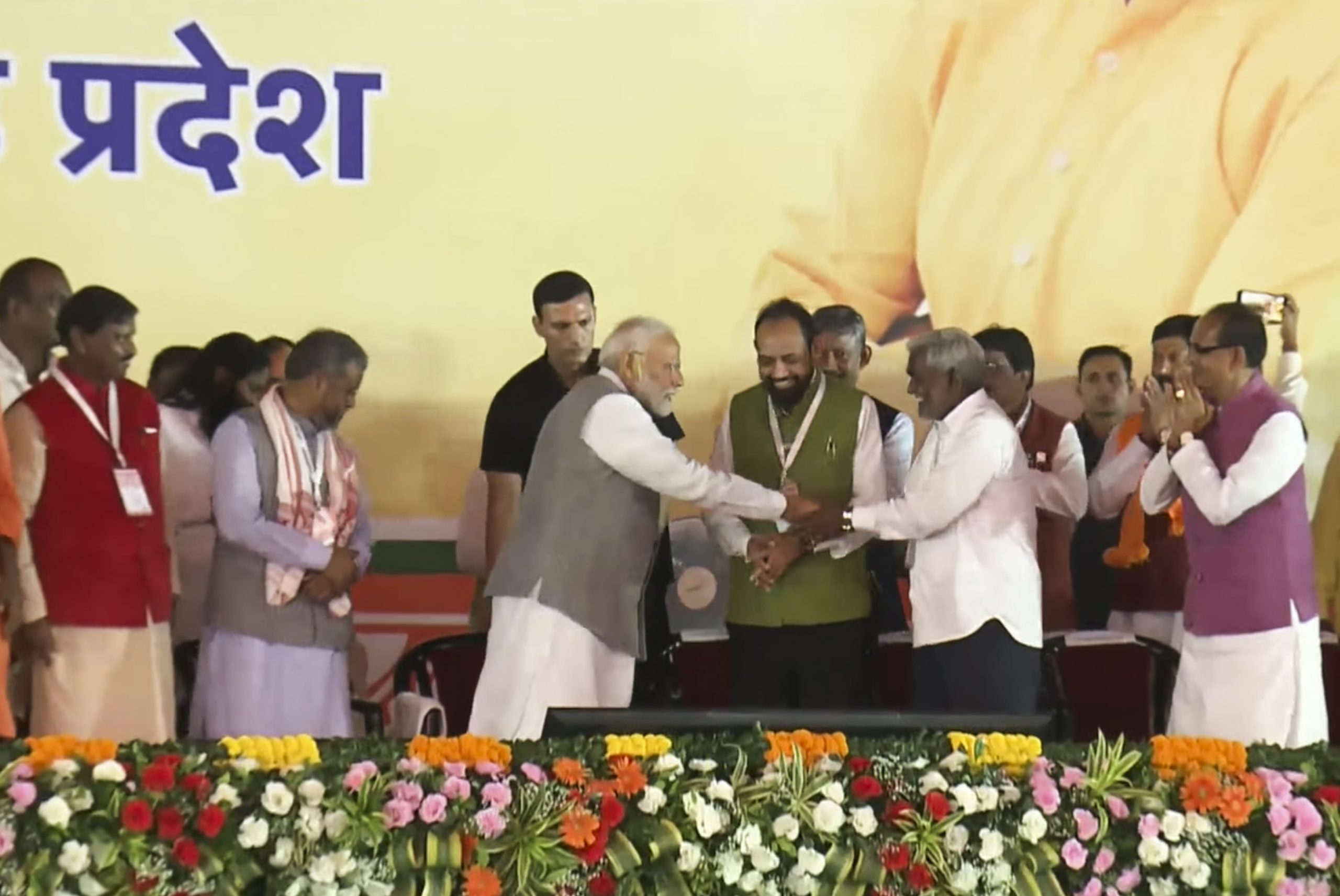Jamshedpur News : झामुमो, राजद और कांग्रेस झारखंड की सबसे बड़ी दुश्मन, सत्ता के भूखे हैं : मोदी